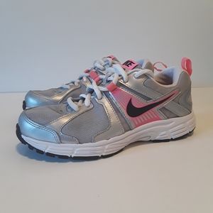 Nike Dart 10 Women's Running Shoes Size 6 Silver